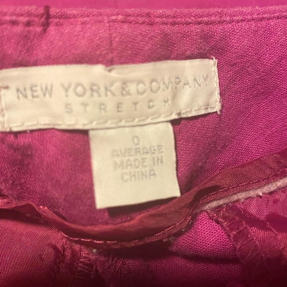 2 ITEMS NY&Co Capri Pants AND Knee Length Shorts - Picture 4 of 10